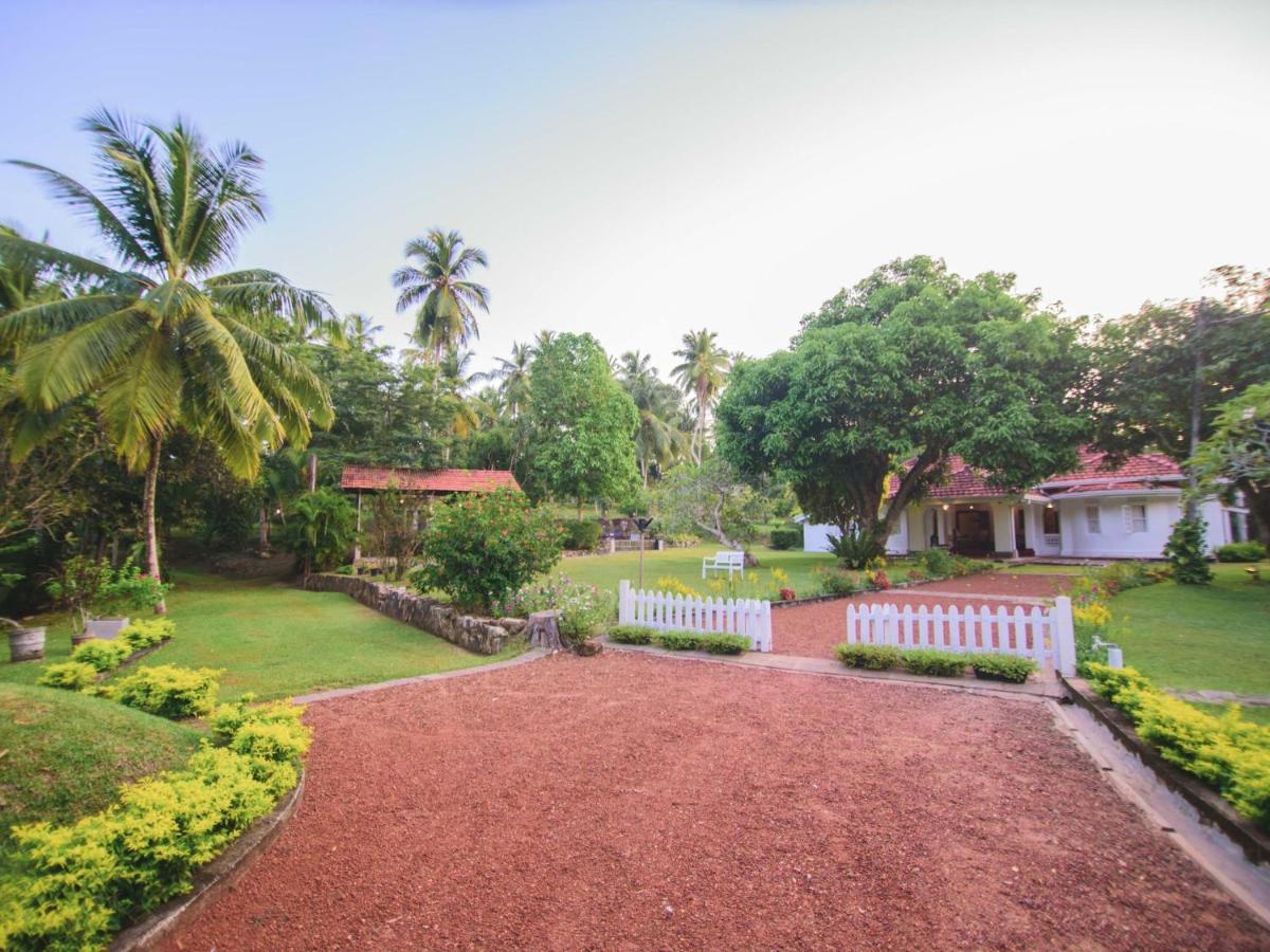 Thalpe Walawwa Heritage Villa Unawatuna Ngoại thất bức ảnh