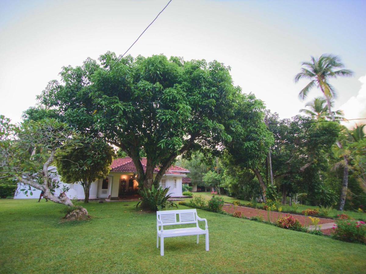 Thalpe Walawwa Heritage Villa Unawatuna Ngoại thất bức ảnh
