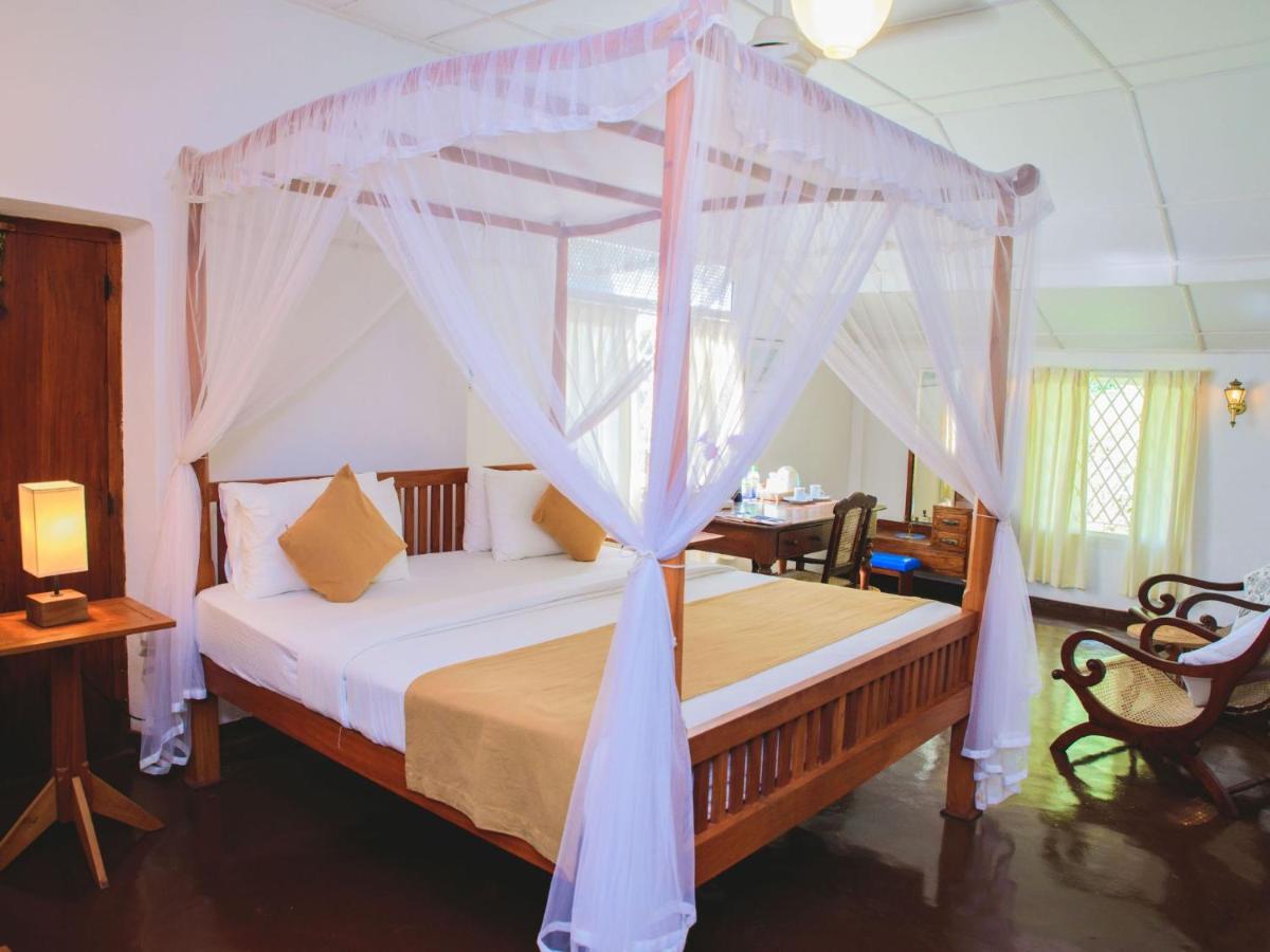 Thalpe Walawwa Heritage Villa Unawatuna Ngoại thất bức ảnh