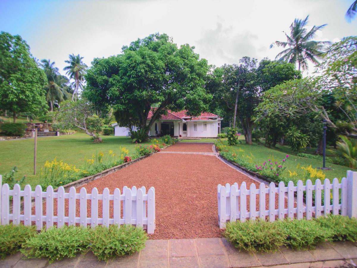 Thalpe Walawwa Heritage Villa Unawatuna Ngoại thất bức ảnh